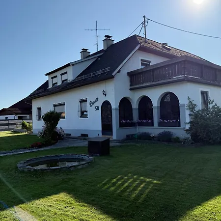 Homestay szállás Gemuetliches Vierbettzimmer Mit Bad Und Kueche