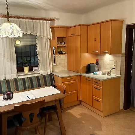Homestay Gemuetliches Vierbettzimmer Mit Bad Und Kueche