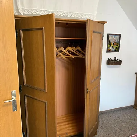Gemuetliches Vierbettzimmer Mit Bad Und Kueche Pansiyon *